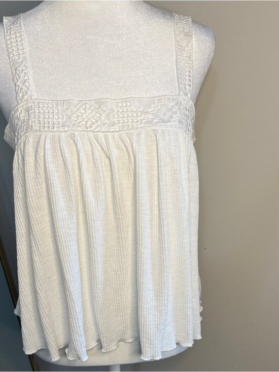 Tops - White Embroidered Square-Neck Camisole Top